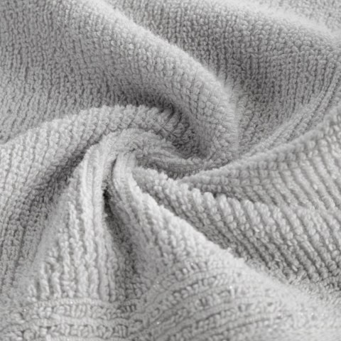 RĘCZNIK LARI (10) 70 X 140 CM JASNOSREBRNY