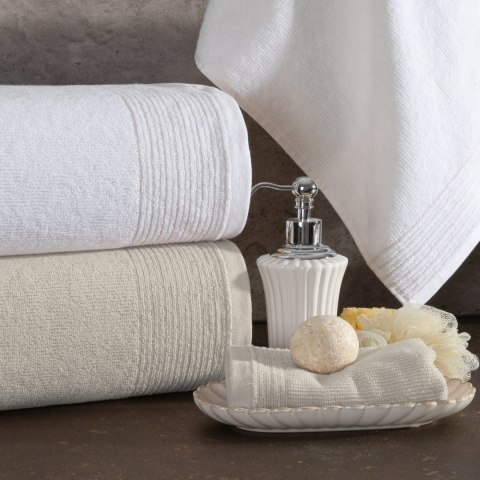 RĘCZNIK LARI (10) 70 X 140 CM JASNOSREBRNY