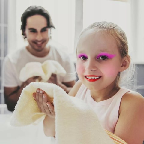 Kuferek kosmetyków Mała Syrenka - zestaw do makijażu i paznokci dla dzieci