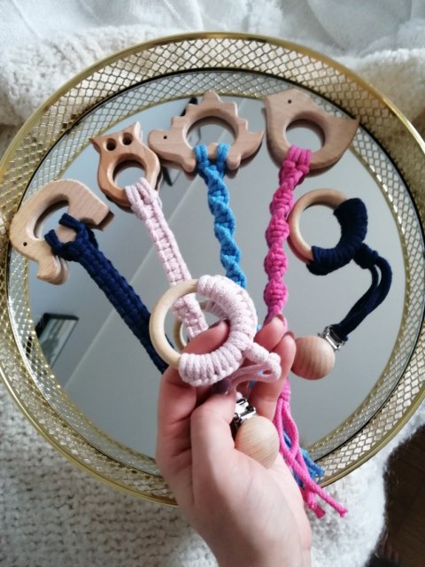 GRYZAK SZNURKOWY ZAWIESZKA ZWIERZĄTKO DREWNO KLONOWE EKO