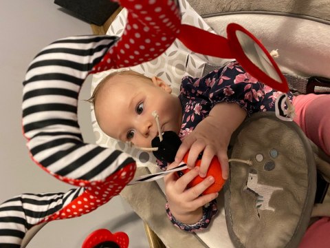 ZAWIESZKA SPIRALA KONTRASTOWA DO WÓZKA 2056