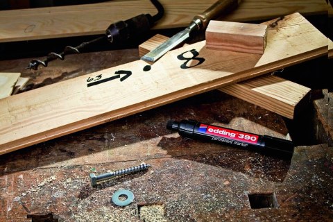 Marker permanentny ścięta końcówka 4-12 mm czerwony Edding 390/002/CZ