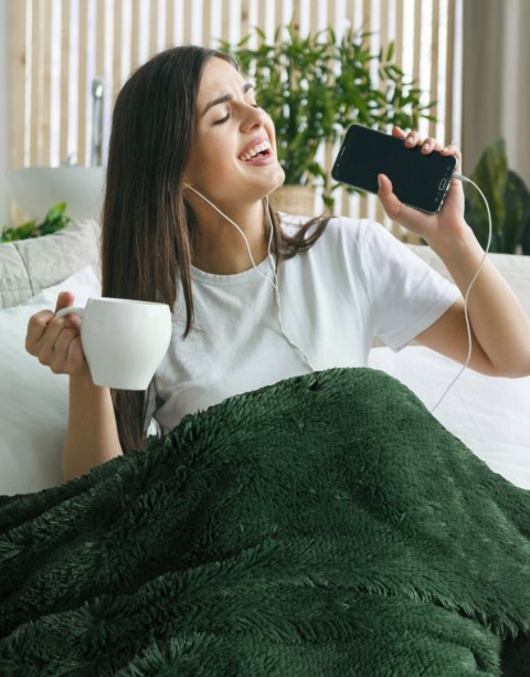 CIEPŁY KOC EUROFIRANY PLED D91 TIFFANY 150X200 C.ZIEL 150X200 NARZUTA CIEMNOZIELONY